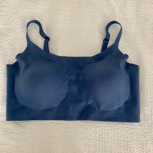 Maidenform Pure Comfort Modern Pullover Bra.  Size L.  Stone Crush Blue